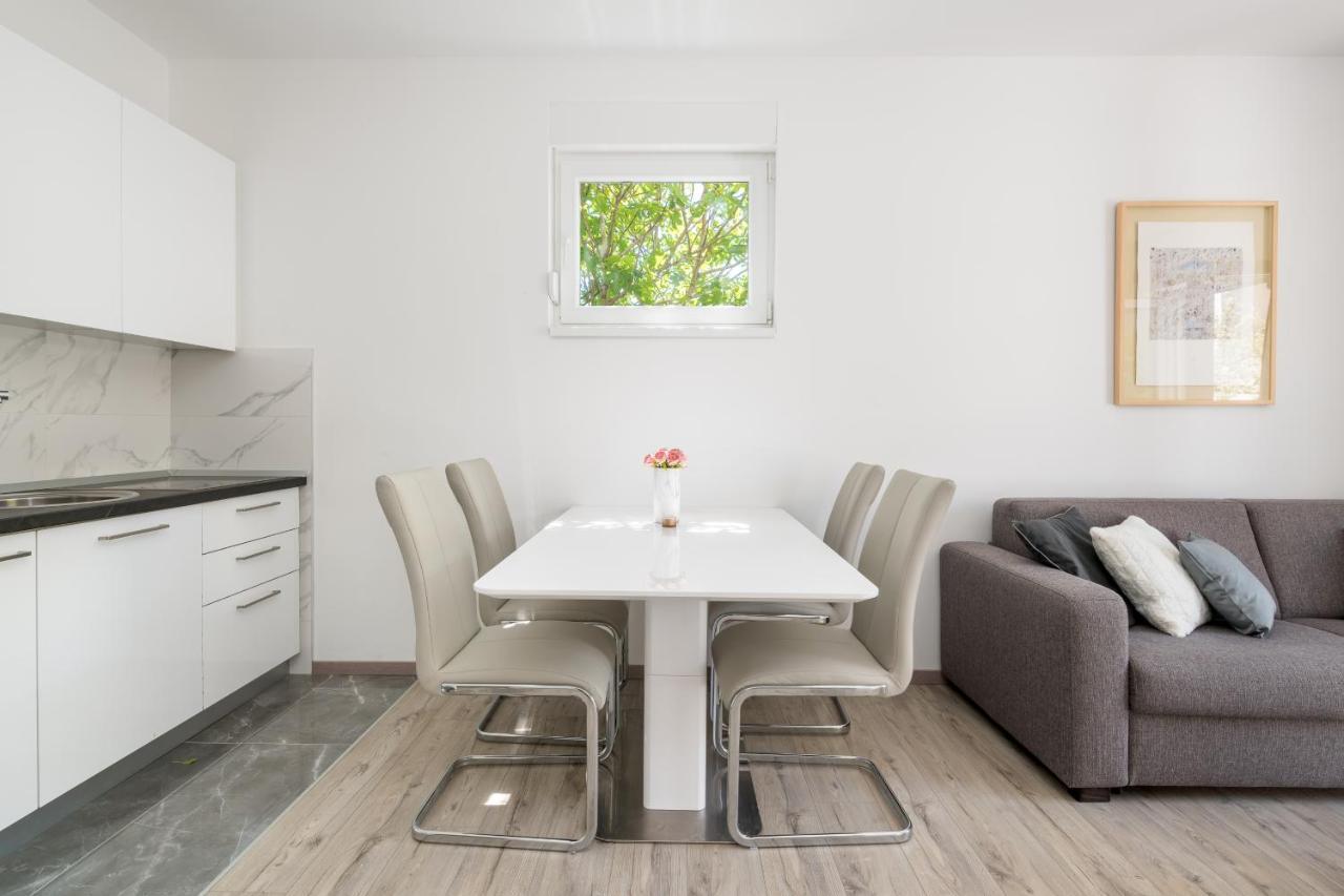 Nikola Apartament *
